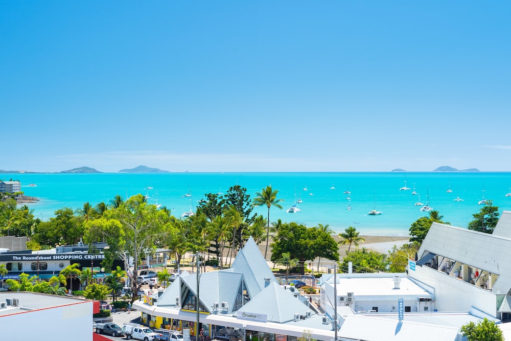 airlie beach