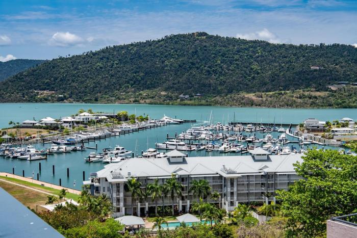 airlie beach