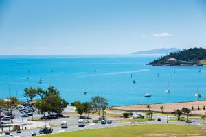 airlie beach