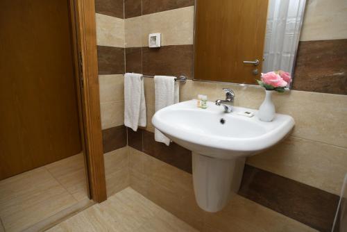 downtown tunis hotel