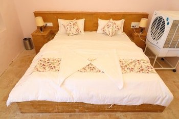 Sky Blue Desert Camp Jaisalmer,Jaisalmer>>Desert National Park,2 star