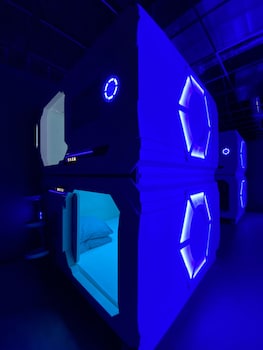 space night hostel