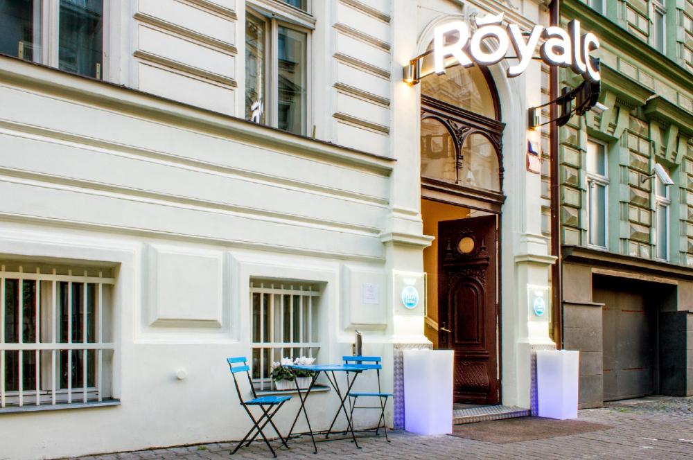 royal court hotel