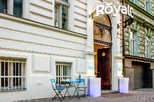 royal court hotel