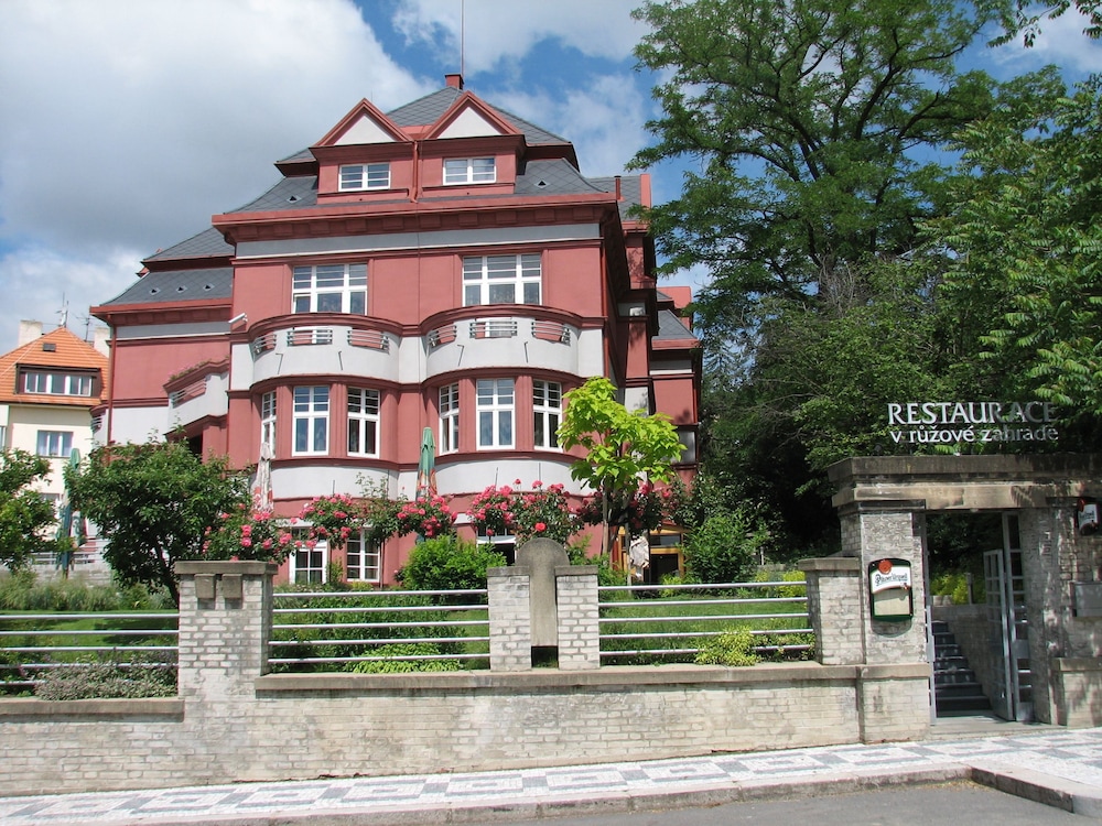 hotel villa