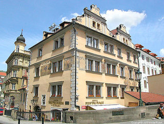 hotel u tri pstrosu