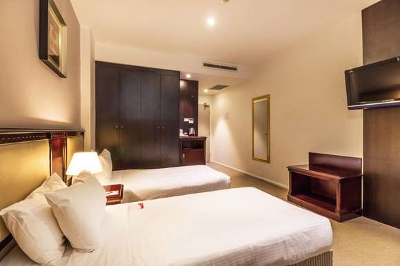 the clarence hotel sydney