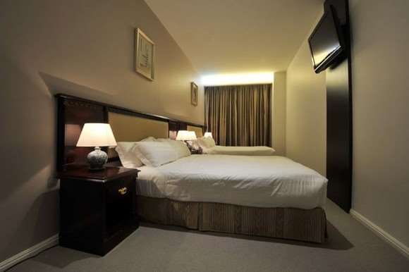 the clarence hotel sydney