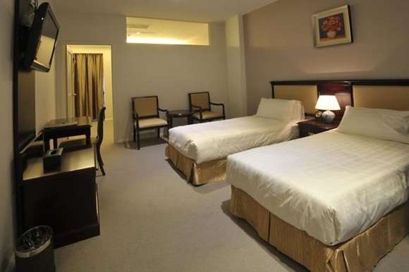 the clarence hotel sydney