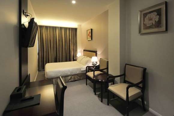 the clarence hotel sydney