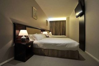 the clarence hotel sydney