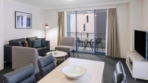 oaks sydney castlereagh suites