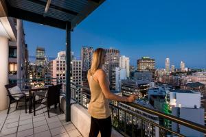 oaks sydney castlereagh suites
