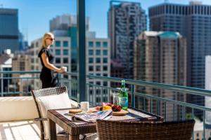 oaks sydney castlereagh suites
