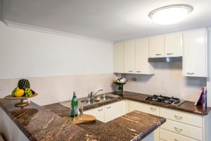 oaks sydney castlereagh suites
