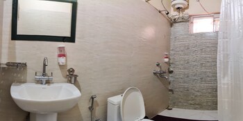 majkhali woods ranikhet by himalayan eco lodges