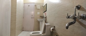 majkhali woods ranikhet by himalayan eco lodges