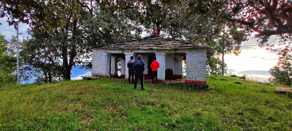 majkhali woods ranikhet by himalayan eco lodges