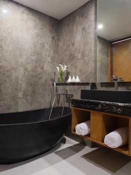 kayumas seminyak resort