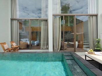 kayumas seminyak resort