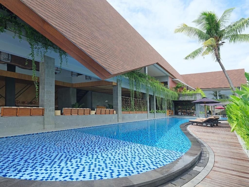 kayumas seminyak resort