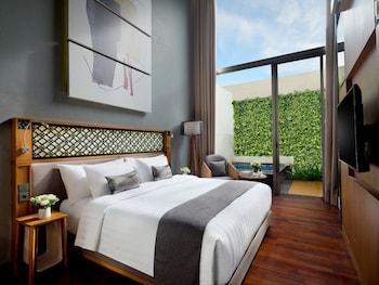 kayumas seminyak resort