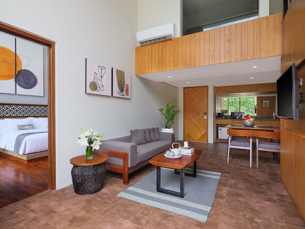 kayumas seminyak resort