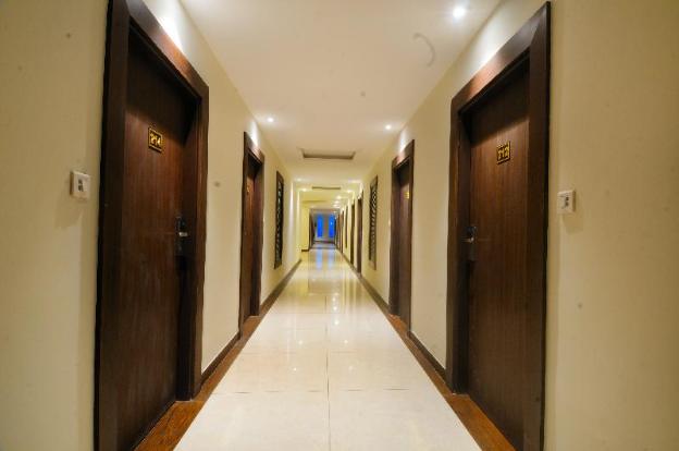 hotel royal vrindaban