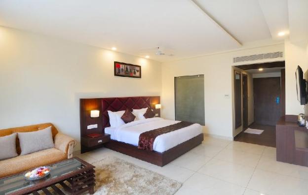 hotel royal vrindaban