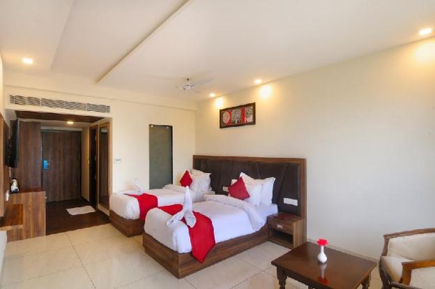 hotel royal vrindaban