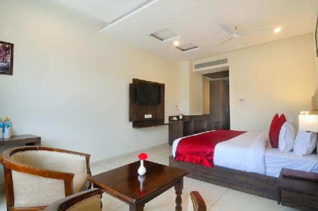 hotel royal vrindaban