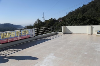 hotel yog tapovan