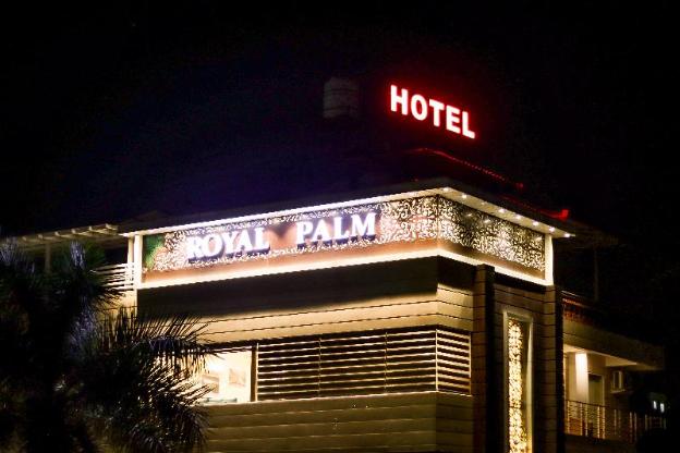 hotel royal palm