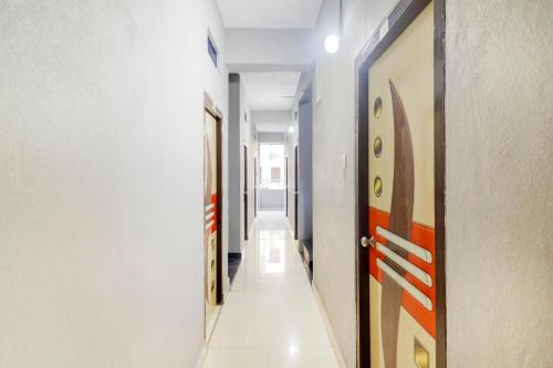 Hotel O Srinidhi Inn,Hyderabad>>Ameerpet,2 star
