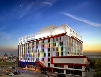 uher luxury resort and hotel