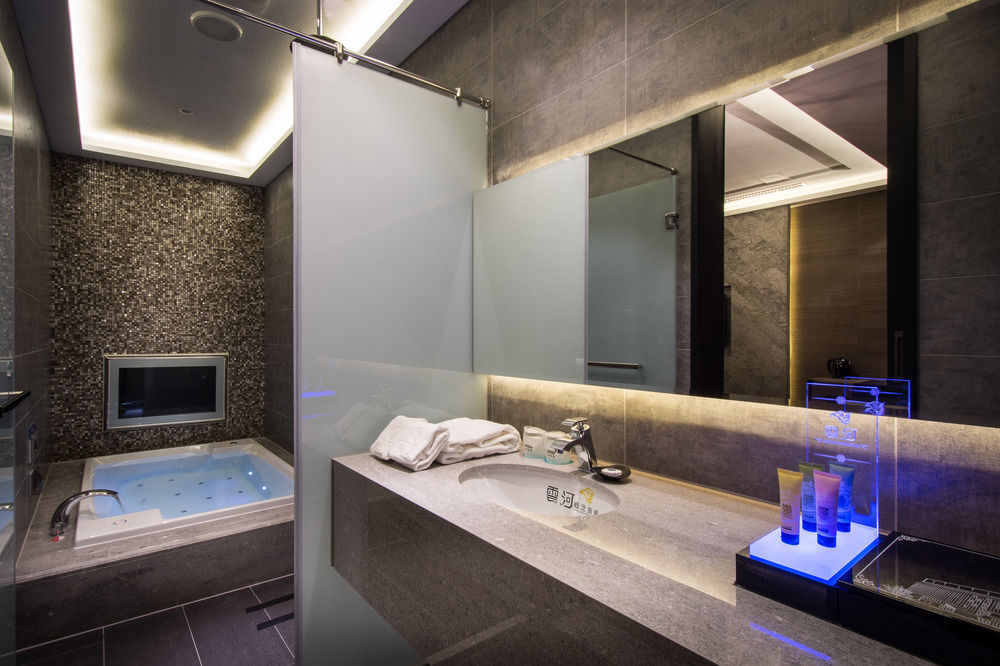 uher luxury resort and hotel