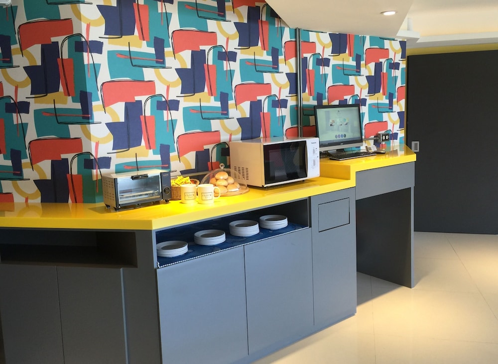 click hotel taipei main station branch