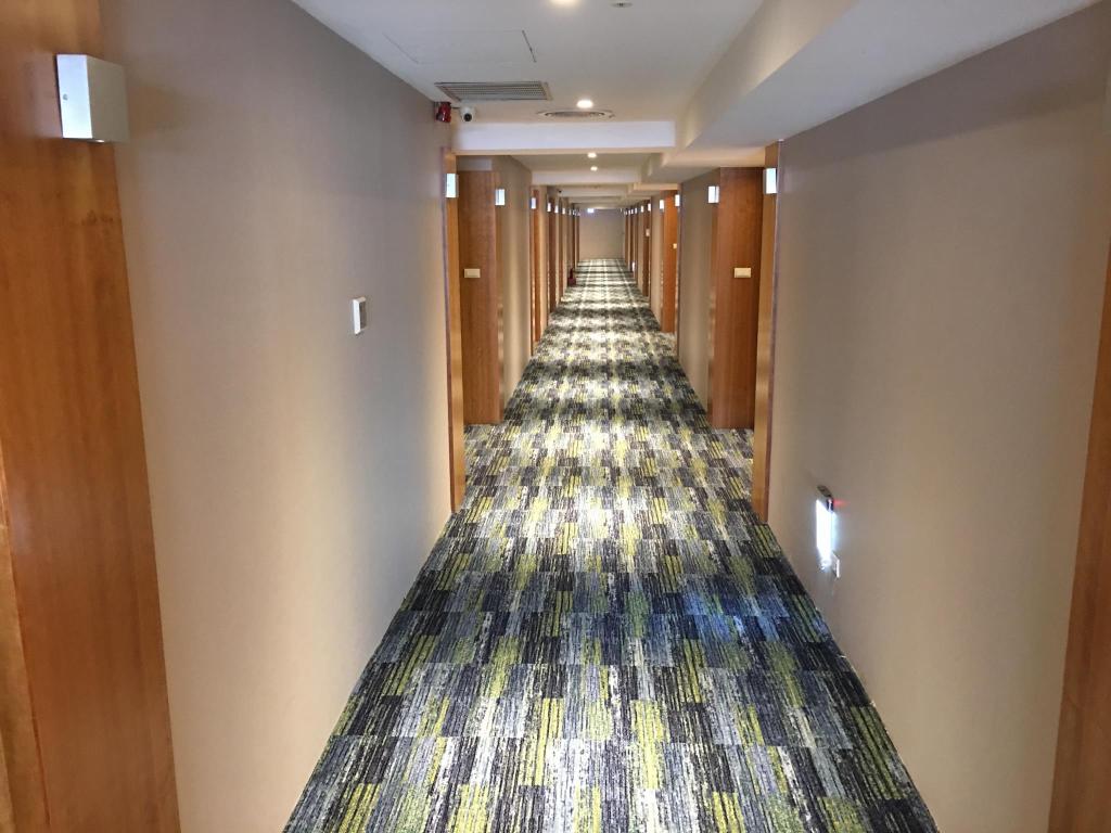 click hotel taipei main station branch