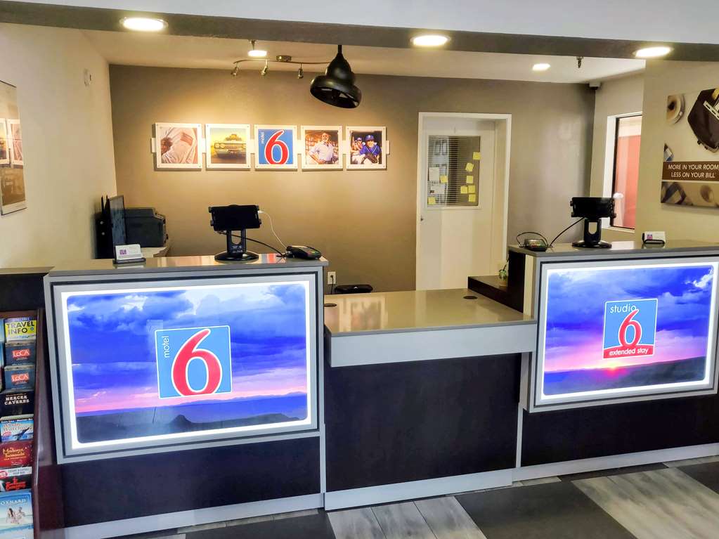 studio 6 fresno ca extended stay