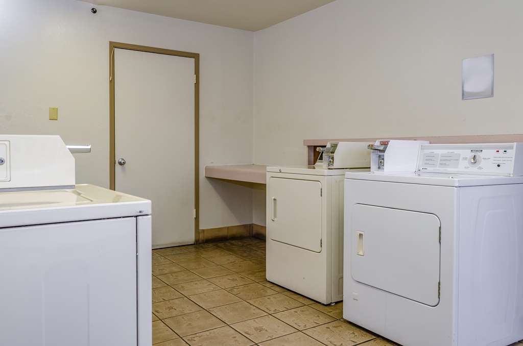 studio 6 fresno ca extended stay