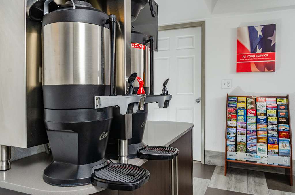 studio 6 fresno ca extended stay