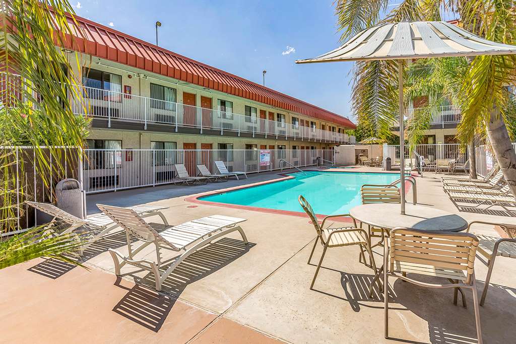 studio 6 fresno ca extended stay