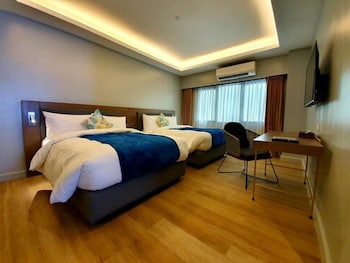 pinnacle boracay