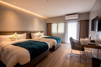 pinnacle boracay