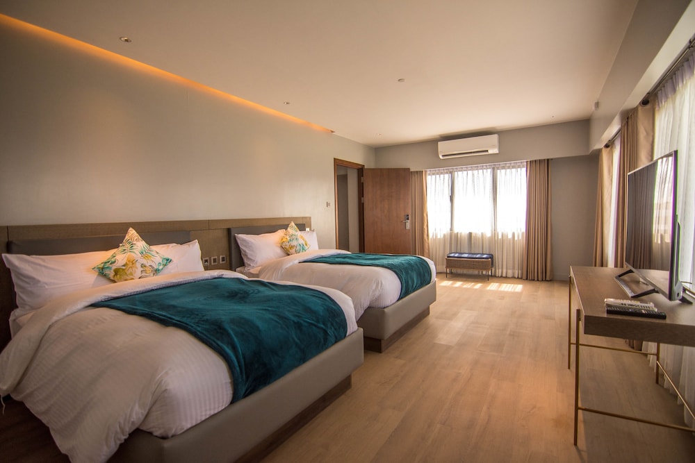 pinnacle boracay