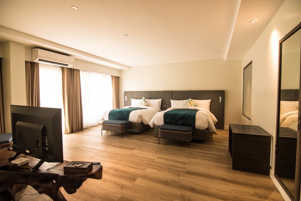 pinnacle boracay