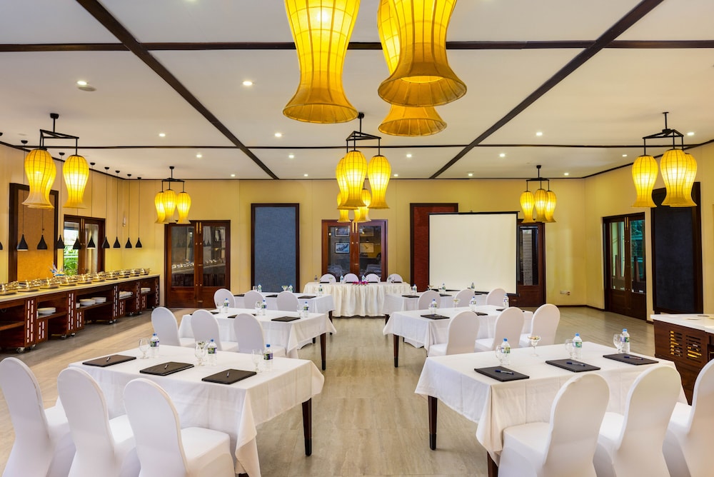 chaarya resort and spa by chandrika