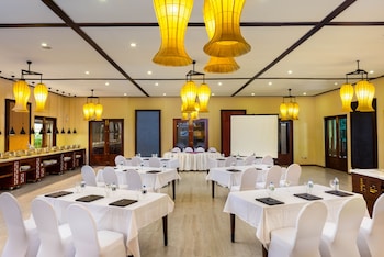 chaarya resort and spa by chandrika