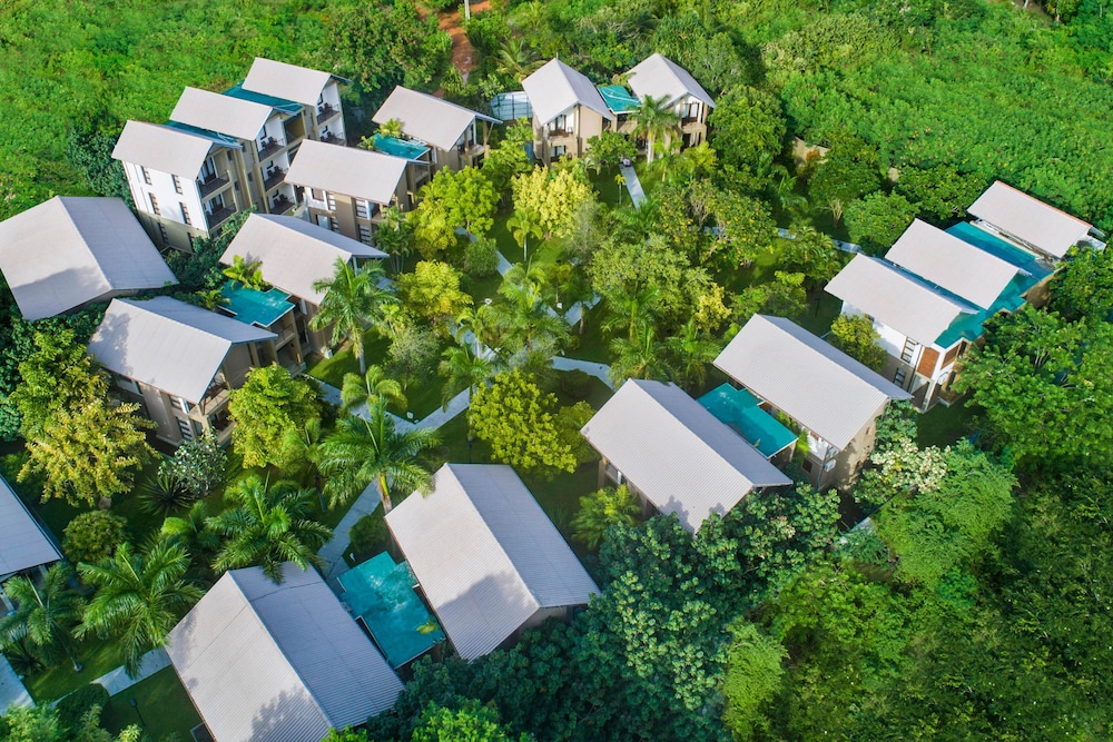 chaarya resort and spa by chandrika