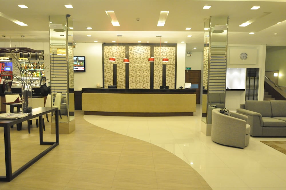 casablanca suites near airport
